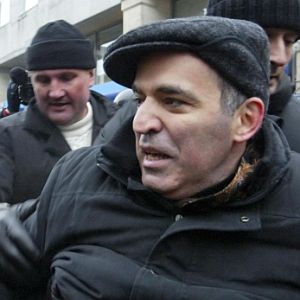 Неотдавна Каспаров бе арестуван за 5 дни за участието си в неразрешено шествие срещу политиката на президента Путин
