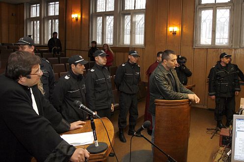 Миналия ноември Димитър Желязков - Митьо Очите получи 1 г. условно за носене на пистолет