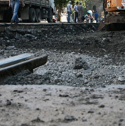 Едно от тези мостови съоръжения ще бъде издигнато при Семинарията, където се пресичат алея ”Яворов” със Симеоновско шосе