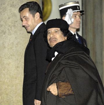 Кадафи напазарува за €10 млрд. в Париж - за ден