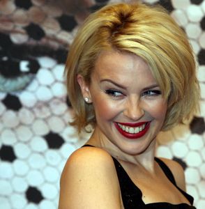 Кайли Миноуг получи 1 млн. долара за изпълнение на песен