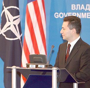Ще стане ли член на НАТО Македония? Ако отстъпи за името си, настоява Алианса