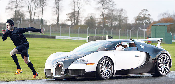 Кристиано Роналдо надбяга Bugatti