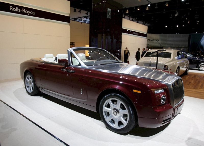 Над 18 млн. евро дали румънците за луксозни коли