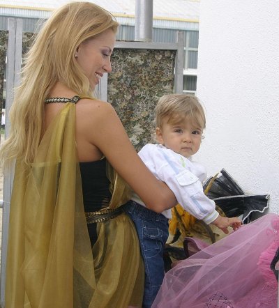Ирен Онтева с малкия си син Кристиан