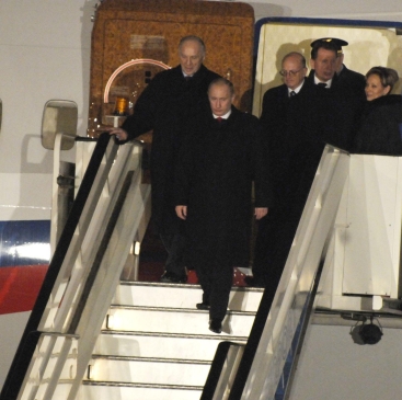 Путин пристигна в България