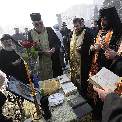 С плакати „Путин вън” мина панихида за жертвите на комунизма