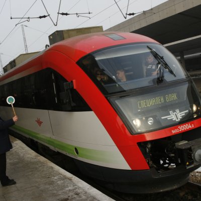 Железничарите на протест, ако БДЖ съкращава влакове и хора