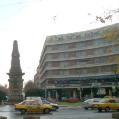 В. Златев купи хотел и кино ”Сердика”