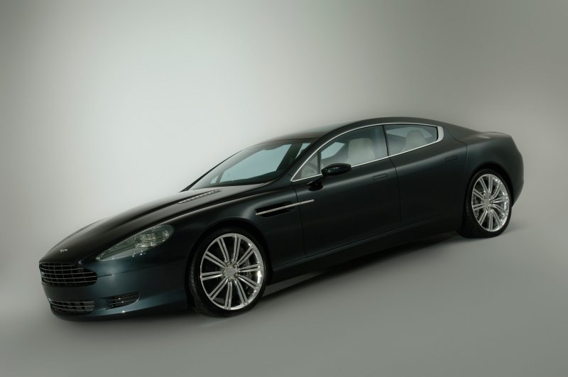 Четиривратият Aston Martin Rapide излиза в Женева