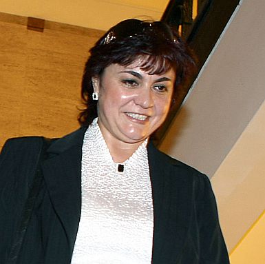 Откраднаха документи от дома на Корнелия Нинова