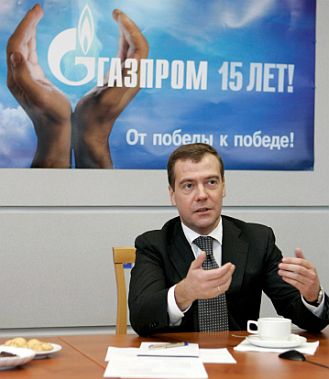 Дмитрий Медведев в кабинета си в Газпром