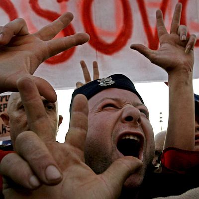 Десетки ранени при бунт в Белград след милионен митинг