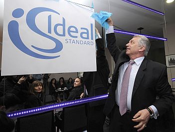 Новото лого на Идеал Стандарт, представено от Васил Кънев