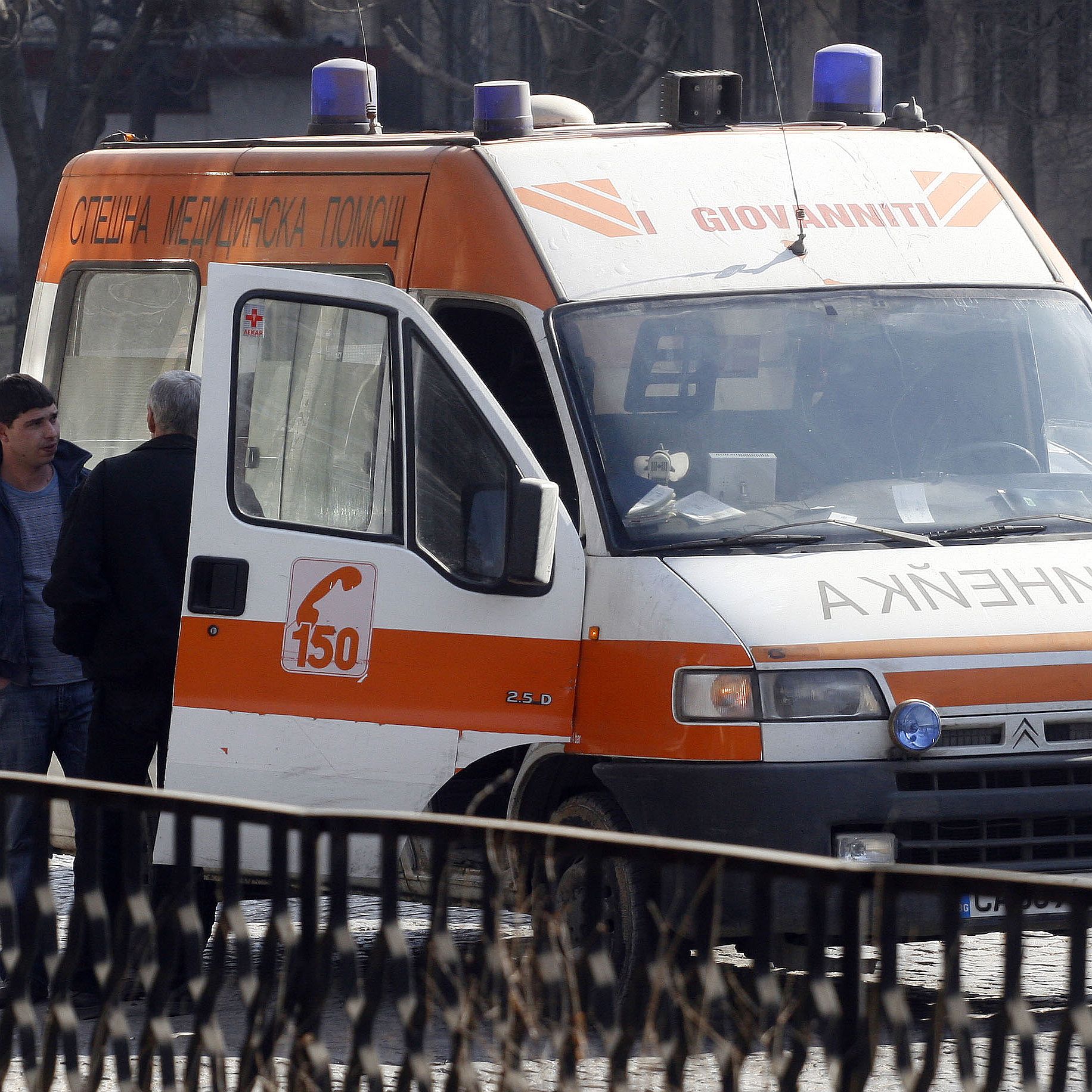Бърза помощ остави баба с инсулт да пътува с рейс