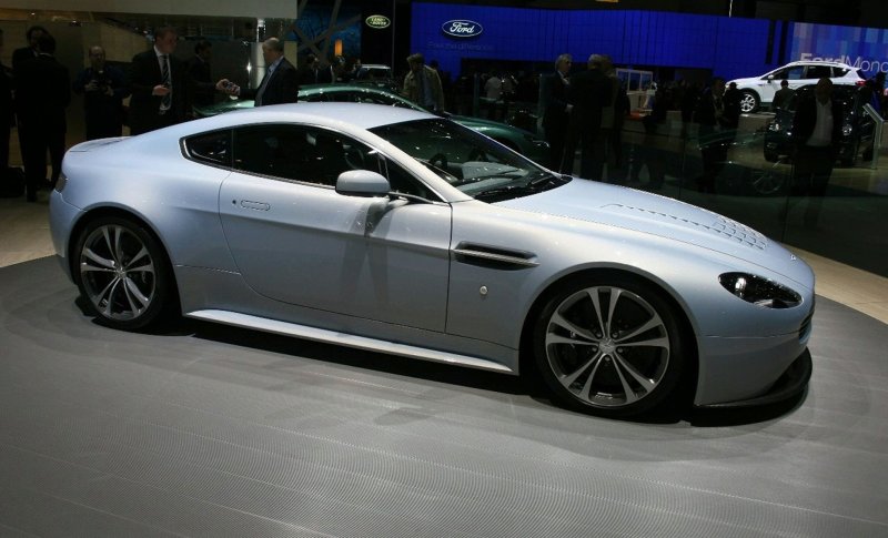 Новите Aston Martin влизат в лимитирано производство