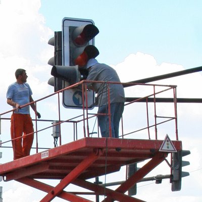 Регламентира се и монтирането на устройства за отчитане на времетраенето на светофарите на интрензивни кръстовища