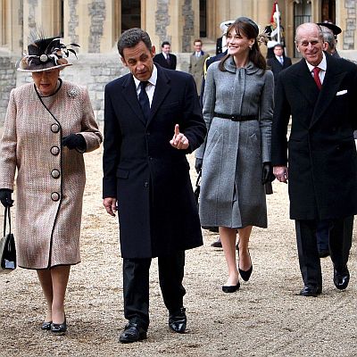 Никола Саркози и Карла Бруни с кралското семейство
