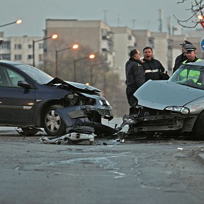 Загинал и 4-ма ранени при сблъсък в София