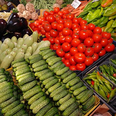 Плодове и зеленчуци поевтиняват на едро