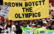 Лозунг призовава Браун да бойкотира игрите в Пекин