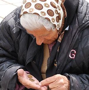 Цените на храните и на енергията са непосилни за много от по-възрастните хора в България