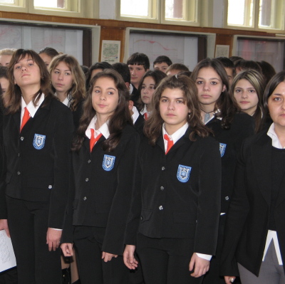 Ученическа униформа в Професионалната гимназия по строителство “Ангел Попов” във Велико Търново