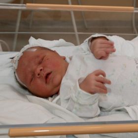 Жена с трансплантиран бъбрек роди здраво бебе