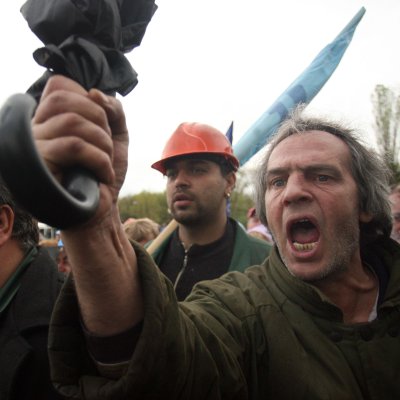 Бунт в ”Кремиковци” отново за неизплатени заплати