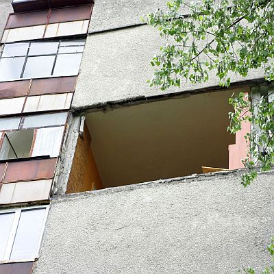 Изпопадаха тераси на блок в кв. ”Аспарухово”