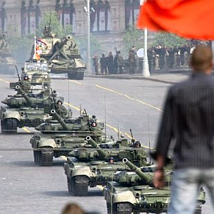 Тежки оръжия излязоха на Червения площад