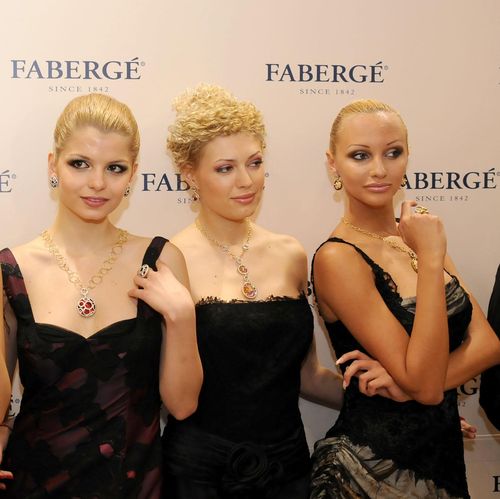 Три ”Мис България” и Нети представиха луксозни бижута