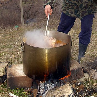 Кметове раздаваха курбан на пътя Смолян- Пловдив