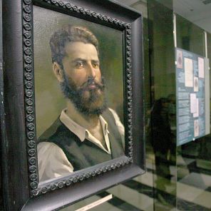 Христо Ботев остава в българските учебници, заяви министърът на образованието