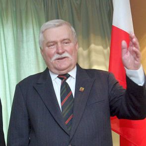 Лех Валенса нарече Горбачов ”слаб политик”