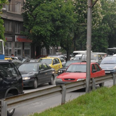 Обират шофьори, спрели в задръстването