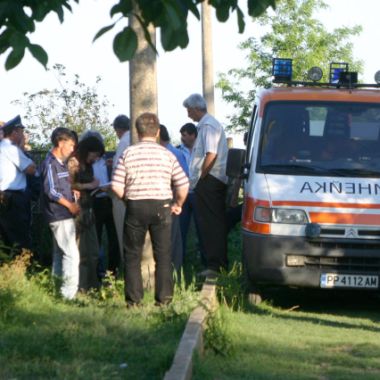 Малката Никол заровена в сеновала от майка си