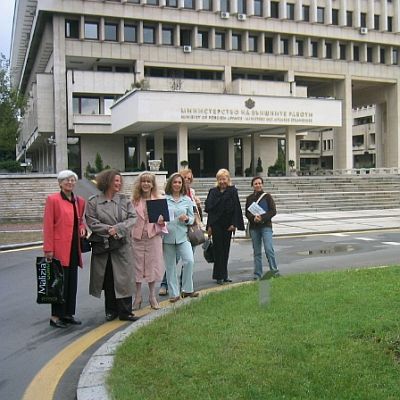 МвнР разпита временно управляващата посолството на Македония