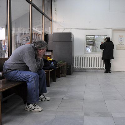 Мъжът е в Трета травматология със счупен ляв крак, счупен нос и горна челюст