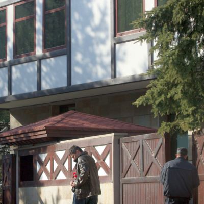 Съдът ще реши дали барбекюто, двете огради и караулката на охраната в имението на Ахмед Доган са незаконни