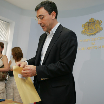 И тази година местата за прием са повече от броя на кандидатите, този път с 5321