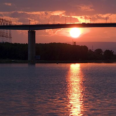 Спасиха жена след скок от Аспаруховия мост