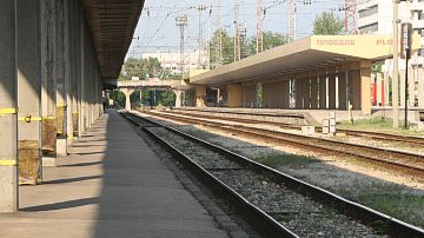 Променят движението и разписанието на влаковете през Пловдив за месец