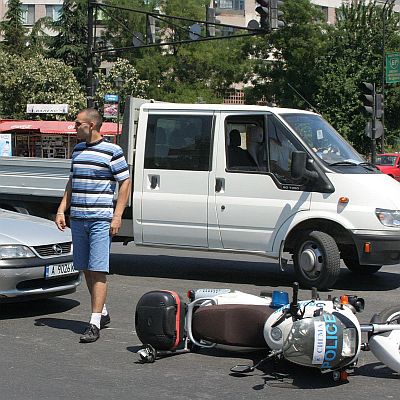 Отново блъснаха полицай в Пловдив