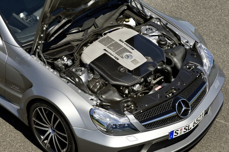 Mercedes пуска снимки на SL 65 AMG Black Series