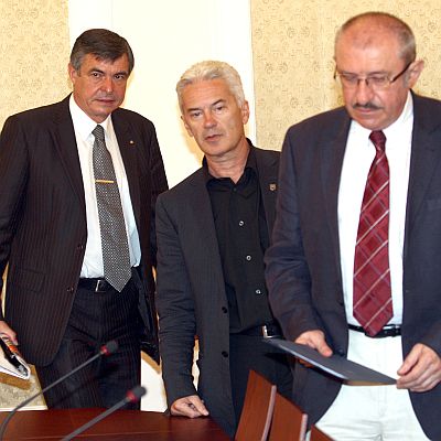 Софиянски, Сидеров и Христо Кирчев влизат на консултации за сваляне на президента