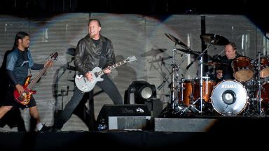 Metallica правят нов албум от разстояние