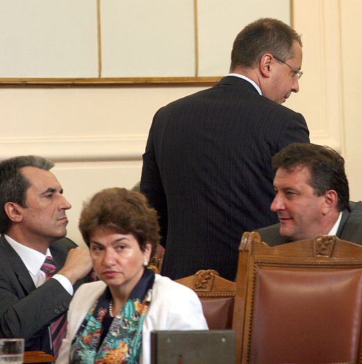 Парламентът подхваща кабинета ”Станишев”