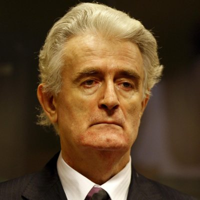Караджич се яви за първи път пред първоинстанционната колегия на Международния трибунал за бивша Югославия, където ще бъде съден