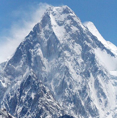 К2 е вторият по височина връх на Земята след Еверест